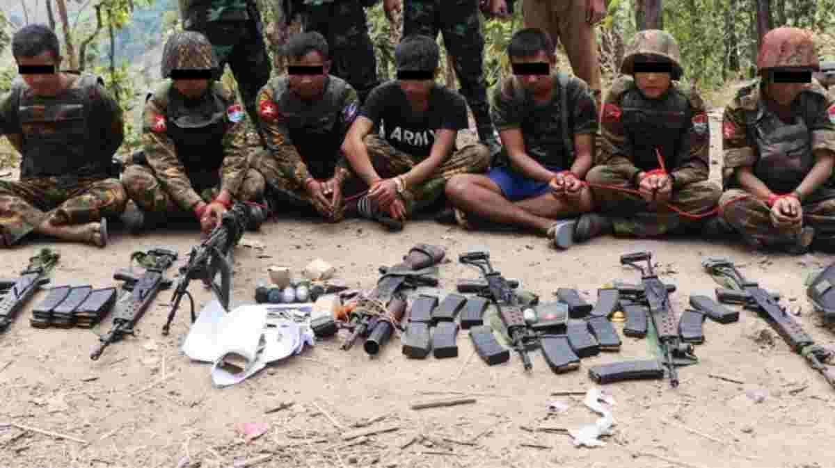 58 Myanmar soldiers fled to Bangladesh in fear of their lives