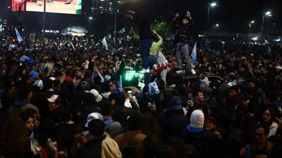 One Fan Died at Celebrations in Buenos Aires After Argentina Wins