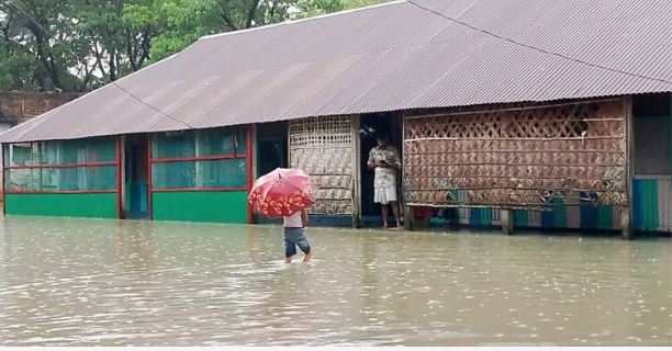 ৮ জেলায় ভয়াবহ বন্যা; আরও খারাপ হতে পারে পরিস্থিতি