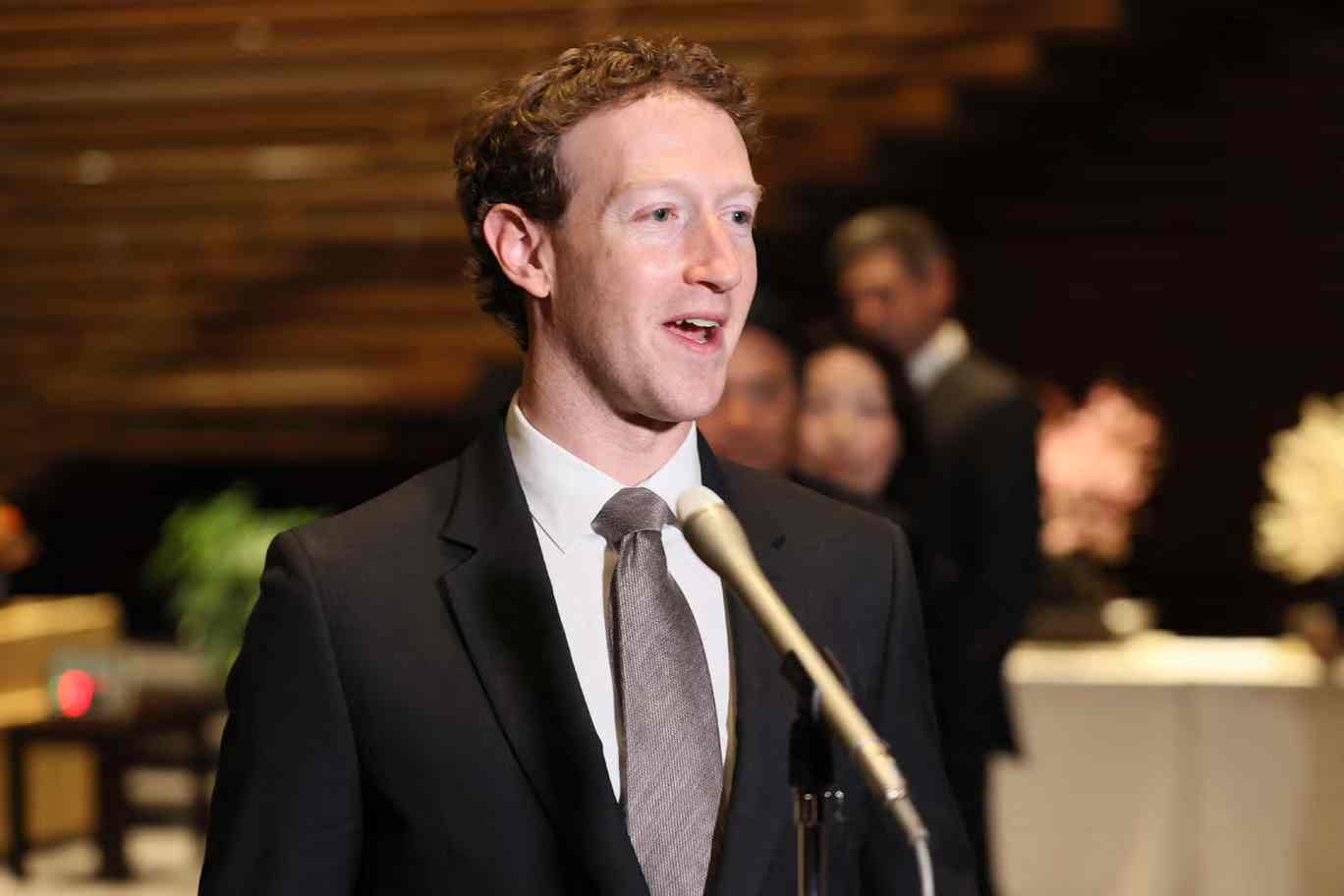 Zuckerberg Says Biden Pressured Facebook to Censor Covid-19 Content In 2021